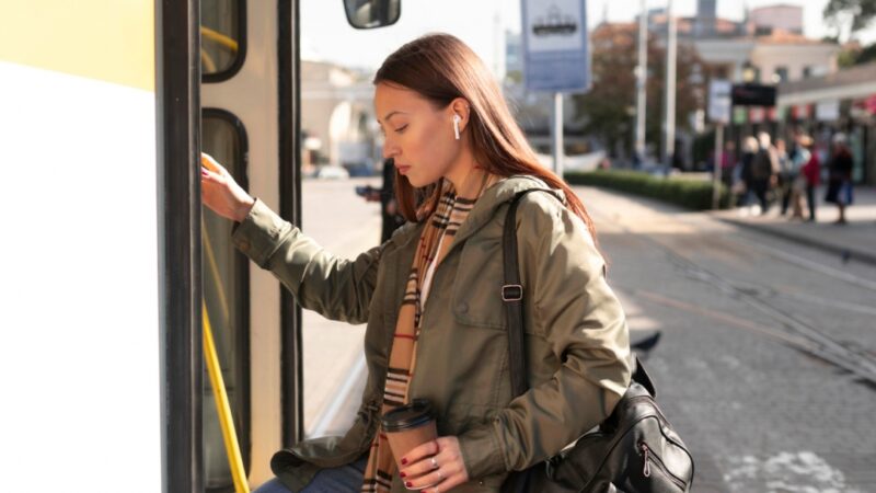 Wielka przemiana dworca autobusowego w Kętach: Odnowa terenu i budynków dzięki zyskanym funduszom