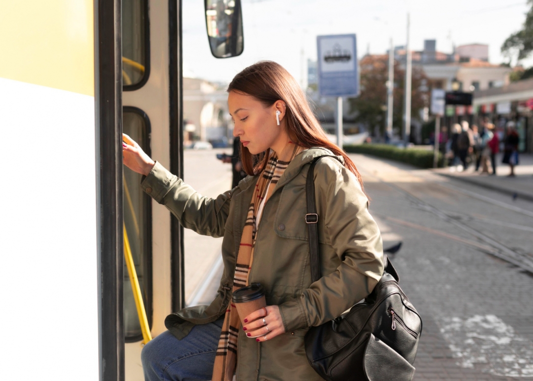 Wielka przemiana dworca autobusowego w Kętach: Odnowa terenu i budynków dzięki zyskanym funduszom